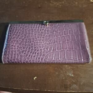 Photo Clutch Crocodile Style With Latch Pink Holds 4” X 6” Photos
